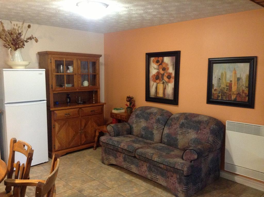 Douces Evasions Bed & Breakfast Saint-Anselme Luaran gambar