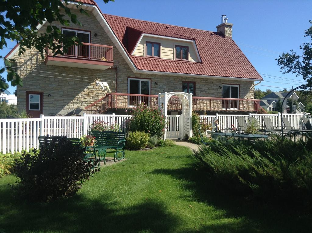 Douces Evasions Bed & Breakfast Saint-Anselme Luaran gambar