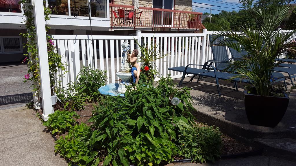 Douces Evasions Bed & Breakfast Saint-Anselme Luaran gambar